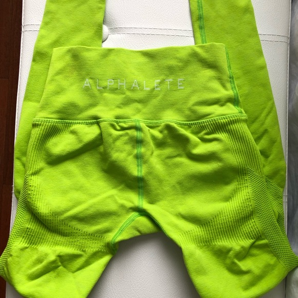 Alphalete aero leggings - Picture 1 of 3